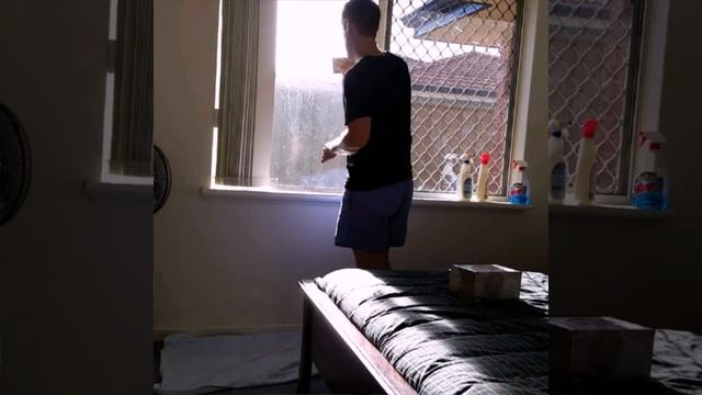 Cleaning water stains from foil off your window смотреть онлайн