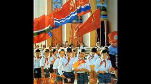 Учат в школе, учат в школе, учат в школе - песня из СССР