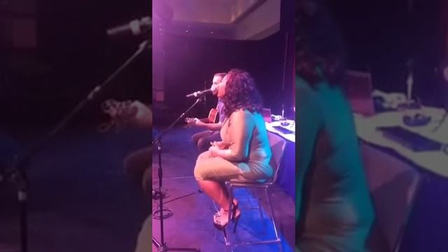 Jazmine Sullivan Jazmine Sullivan performs Bust Your Windows on the Tom Joyner Morning Show смотреть онлайн