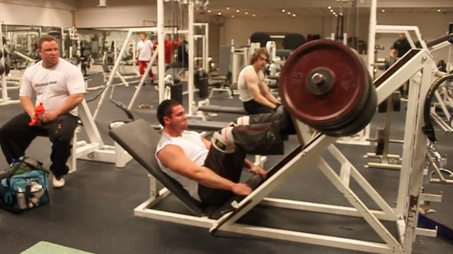 21.2.2012 Øyvind Rein Beinpress 480kg 12rep, Exhale. смотреть онлайн
