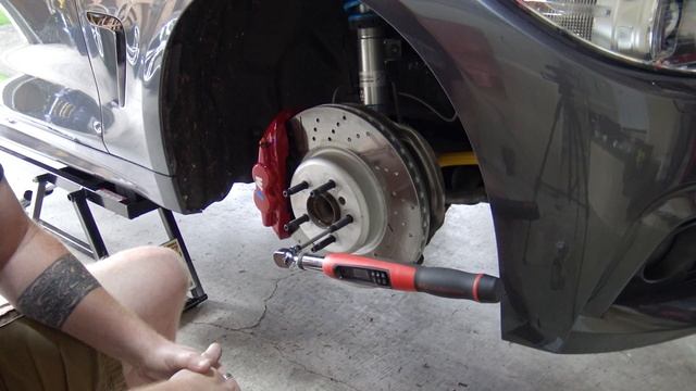 BMW F series wheel stud conversion and spacer DIY смотреть онлайн
