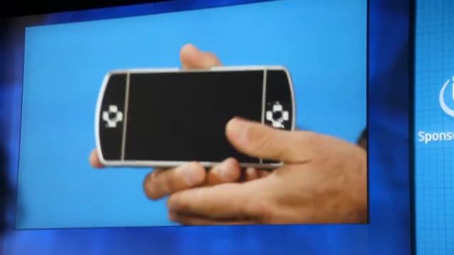 5-Inch Windows Gaming Tablet at IDF 2010 смотреть онлайн