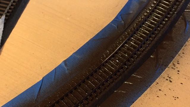 How-To paint HO scale track - Rail and Tie Plates! смотреть онлайн