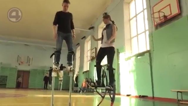 Утренний Экспресс о школе ходулистов от Gulliver смотреть онлайн