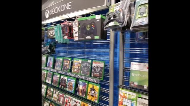 Window Shopping: Hudson's Video Games store смотреть онлайн