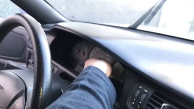 How to clean the windshield of a car side and rear windows glass wash with methylated spirit DIY смотреть онлайн