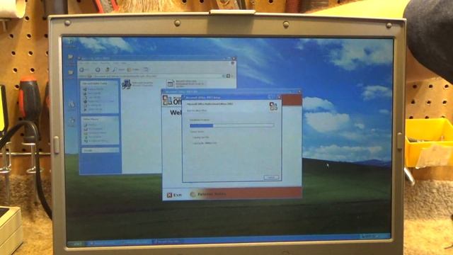 Dell Inspiron 9100 Laptop Computer | Installing Drivers and Software into Windows XP смотреть онлайн