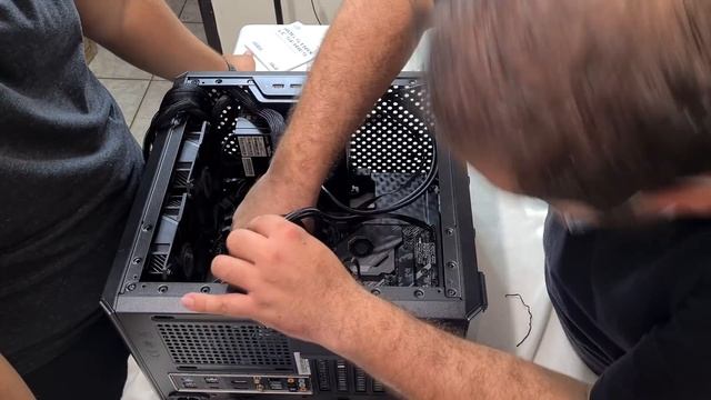 A compact style PC Gaming Assembly Guide 2021 смотреть онлайн
