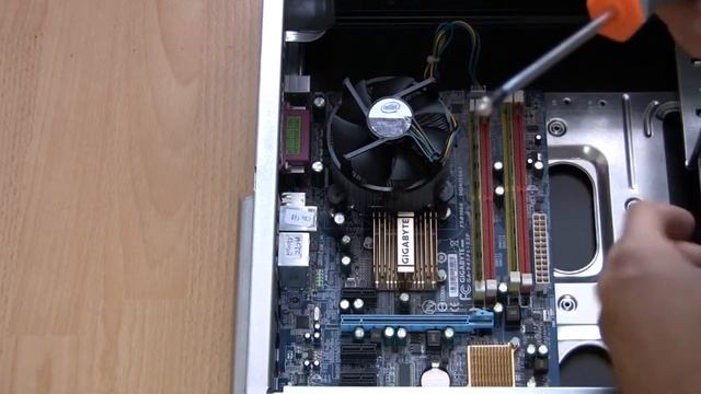 #12 Montage PC/NAS De A à Z смотреть онлайн