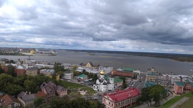 Вид со стены крепости Нижнего Новгорода, реки Ока и Волга смотреть онлайн
