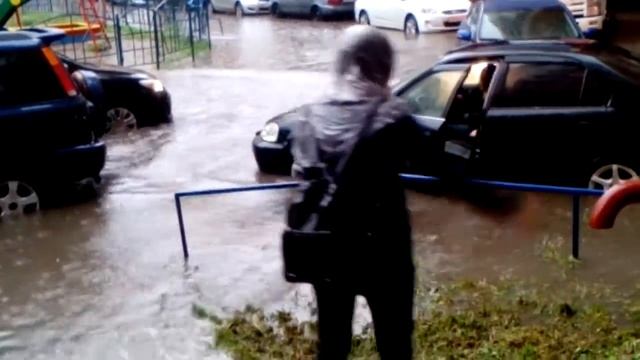 Последствия стихии в ОМСКЕ .9.06.2017м-р ,,КРИСТАЛЛ,, смотреть онлайн