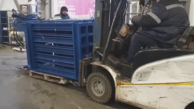 Отгрузка пакетировочного пресса ПГП клиенту в России - КИИТ смотреть онлайн