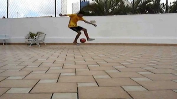 Pedro Freestyle Football - short video