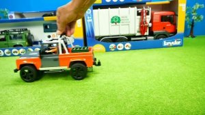 Spielzeug,Bagger,Müllwagen,Feuerwehr,Traktor,Jeep mit Pferdetransporter,Container