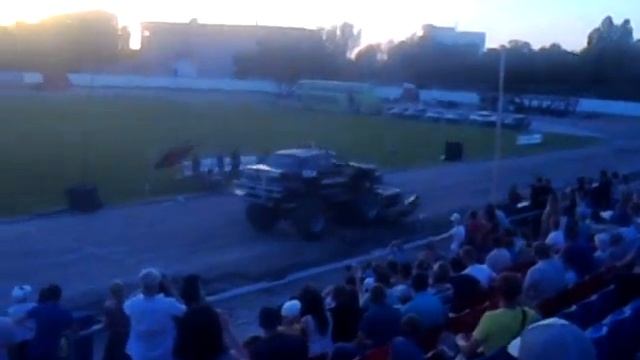 BIGFOOT на Московском АВТО - РОДЕО в Энгельсе. смотреть онлайн