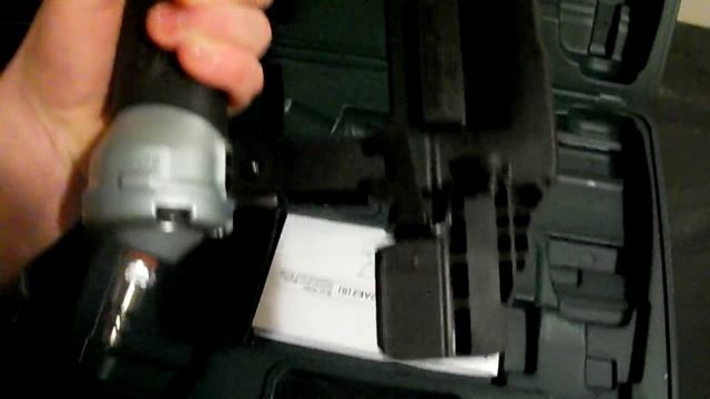 Hitachi 2 in brad nailer NT 50AE2 смотреть онлайн
