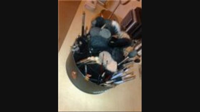 How i store my Makeup Brushes.wmv (Heart Beat Song) смотреть онлайн