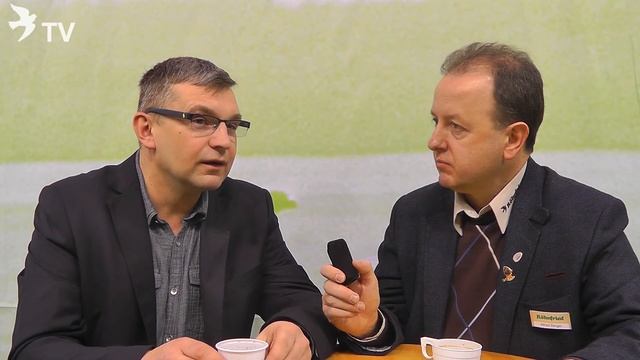 László Nagypál über den Taubensport in Ungarn mit Alfred Berger auf der Fugare 2016 (Brieftauben) смотреть онлайн