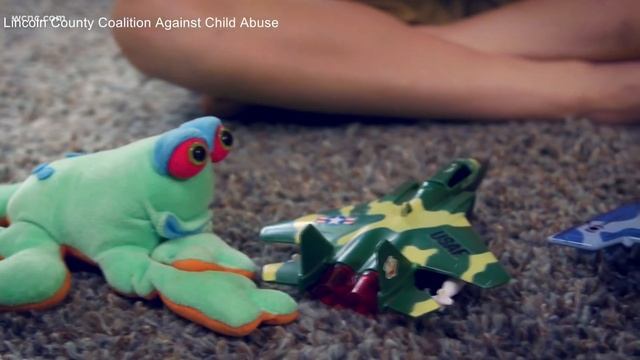 Concert held to help anti-child abuse advocates in Lincoln County смотреть онлайн
