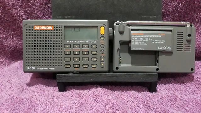 Radio Radiwow R-108 Ou Sihuadon R-108 Aberto, Caixa De Som Do Auto Falante Deste Rádio.