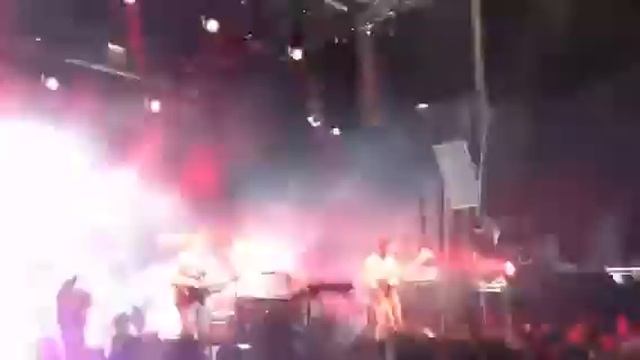 Two Door Cinema Club (UK) - Undercover Martyn - Live in Osl смотреть онлайн