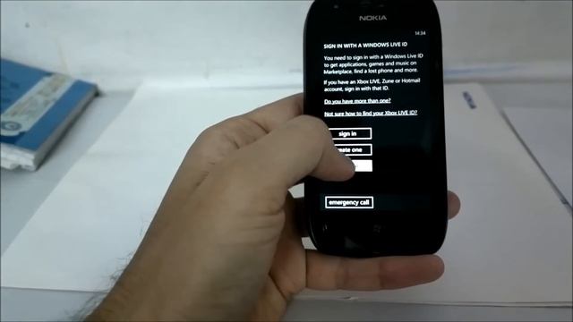 Windows Phone 7.8 on Nokia Lumia 710 - First Start Experience смотреть онлайн