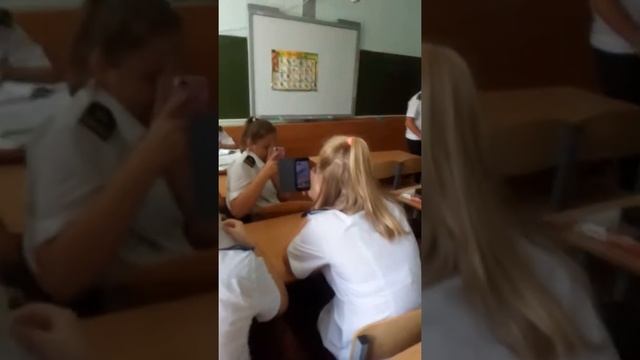 Угарелые школьники будни 7 Б смотреть онлайн