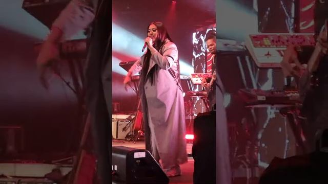 Jazmine Sullivan - Bust Your Windows - Live In Raleigh, NC (3/12/22) смотреть онлайн