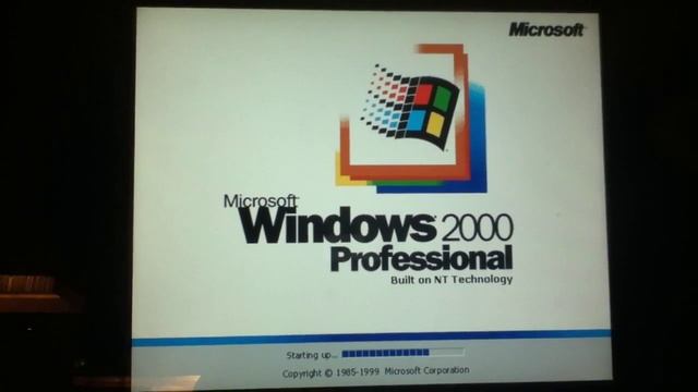 Windows 2000 Boot-Up смотреть онлайн