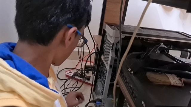 Upgrading my PC's Graphics card! смотреть онлайн