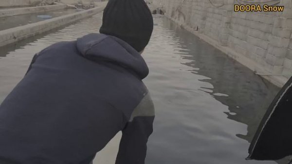 Flexible father:hard worker, for his wife and two children through hard work 2024