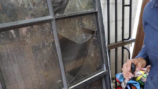 How to repair a broken window pane on an aluminum window with mullions and glazing. смотреть онлайн