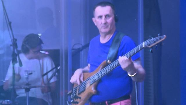 Прославление , день второй, первое служение.