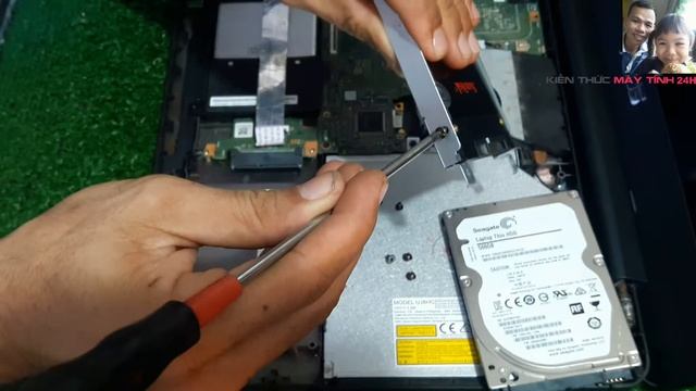 sửa lỗi S.M.A.R.T status bad, press F1 to resume | replace hard drive Asus F454L смотреть онлайн