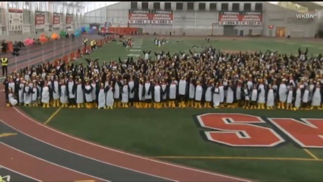 Video Extra: Penguin Costume World Record смотреть онлайн