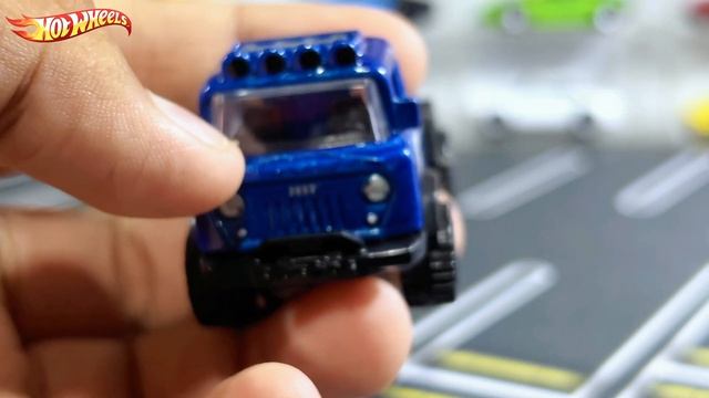 Unboxing Hot Wheels 2023 P & Q Case 1957 Jeep FC смотреть онлайн