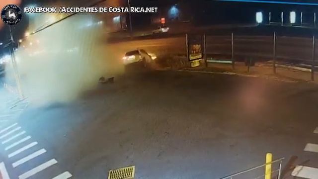 Ruta 1, sentido 2 - 1,Vuelco de vehiculo anoche смотреть онлайн