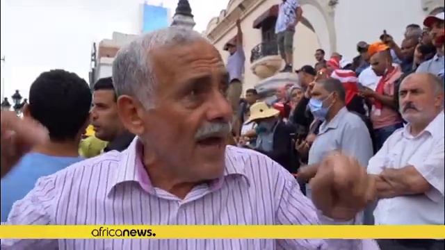 Tunisians rally against president Saied's exceptional measures смотреть онлайн