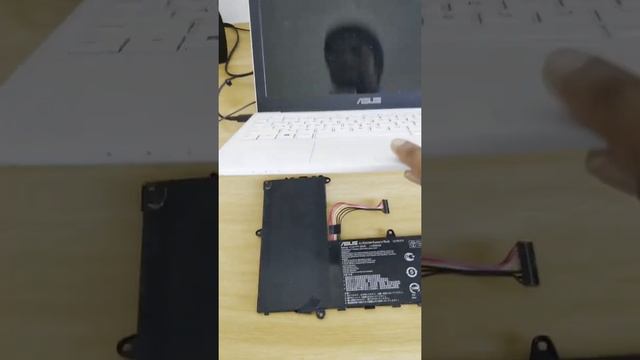 Use old laptop with an external battery if the internal battery is dead смотреть онлайн