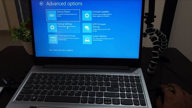 How to Fix Windows 10/11 Stuck on Welcome Screen смотреть онлайн