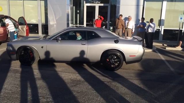 2015 Dodge Challenger Hellcat First Burn Out!! смотреть онлайн