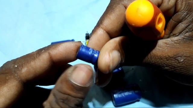 Big Electrolytrle Capacitor पर uf क्यो लिखा होता है जैसे 25V 4700uf смотреть онлайн