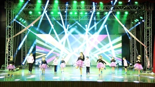 Kar Gayi Chul - Bani Park смотреть онлайн