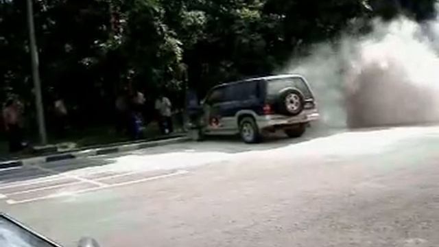 Vehicle On Fire смотреть онлайн