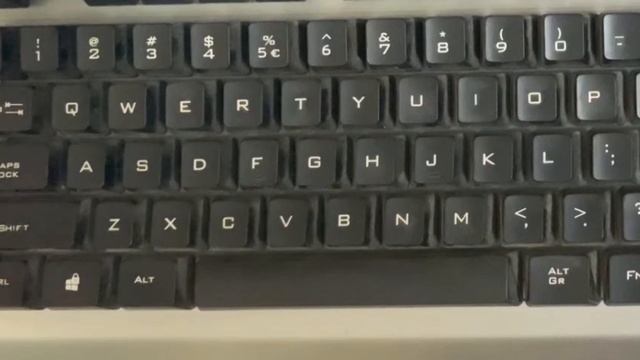 Keyboard-இல் Sticky Keys என்றால் என்ன?|Sticky Keys Explained in Tamil смотреть онлайн