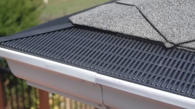 Carl Barnett of Windows Gleam & Gutters Cleaned | Review of the Raindrop Gutter Guard System смотреть онлайн