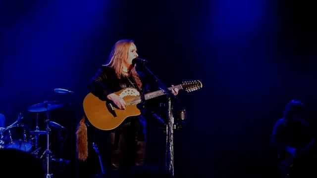 Talking To My Angel | Melissa Etheridge | 013, Tilburg, The Netherlands | 2-26-2019 смотреть онлайн