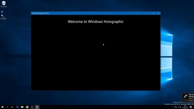 Windows Holographic First Run in Windows 10 Build 14915 смотреть онлайн