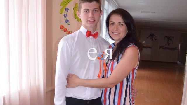 Выпускной. Мальчики 11Ф посвящают песню мамам смотреть онлайн