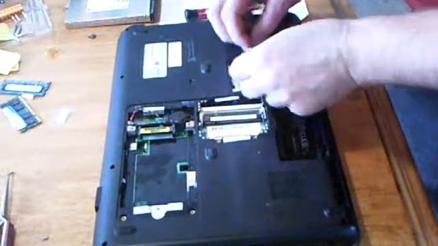 installing and removing a laptop wifi card смотреть онлайн